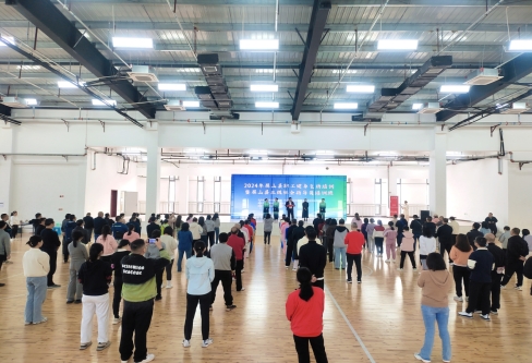 健身基础动作教学：新手入门必看指南_健身方式_知识库(图1)