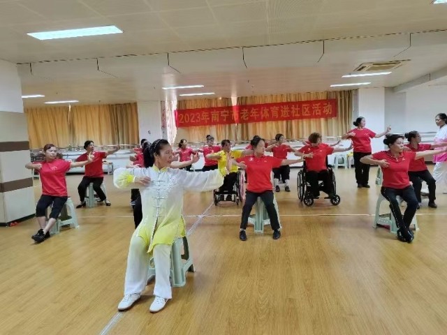 太极养生进社区科学健身惠民生——滨海县社体指导员协会开展公益志愿服务活动(图1)